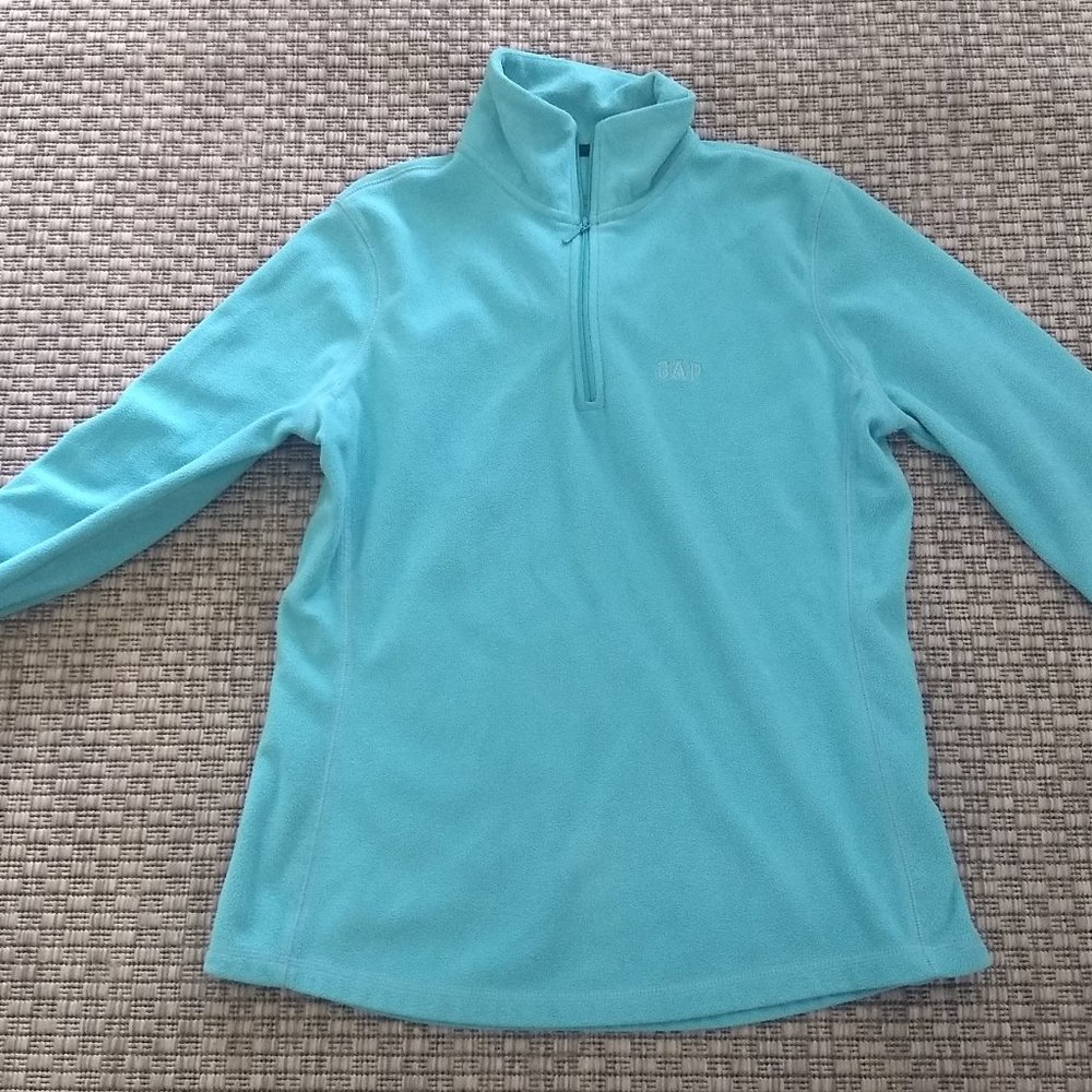 Women's Gap Fleece Size Small